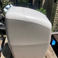 【20%オフ　7/17】【20%オフ　6/15】【20%off】アップリカ　aprica においぽい　オムツ捨て専用ゴミ箱の画像