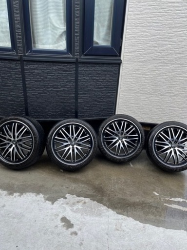 車のパーツ タイヤ、ホイール