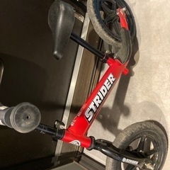 ストライダー　赤　子供用自転車の画像