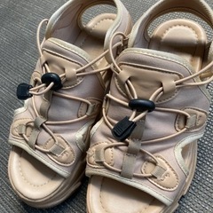 値下げ！23cm 厚底サンダル