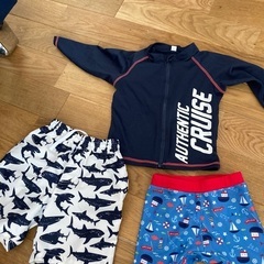 帽子のおまけあり‼️ラッシュガード　水着　セット　90