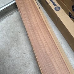 値下げ新品塩ビタイル　木目多数あり