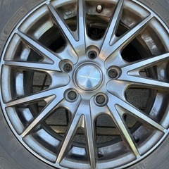 車のパーツ タイヤ、ホイール