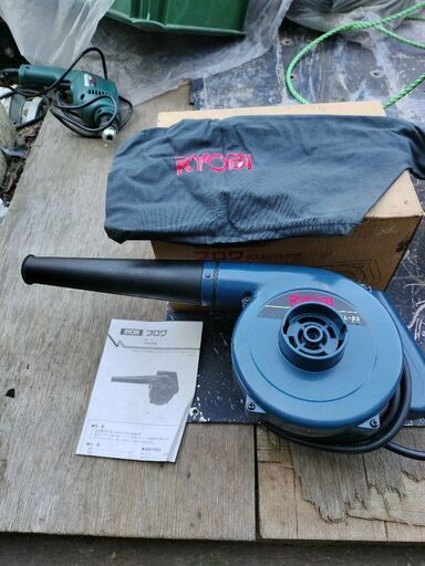 RYOBI　100v ブロワ　コード付き