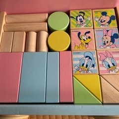 ディズニー引き車積み木