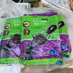 本日最終処分　カブトムシ腐葉　育成マット　５.５L 本日引き取り...