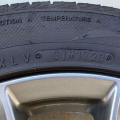 トヨタ　ヴィッツ　RS 純正ホイールとタイヤの画像