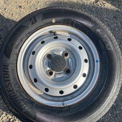 車のパーツ タイヤ、ホイール