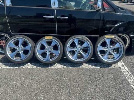 車のパーツ タイヤ、ホイール