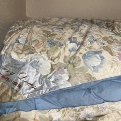 羽毛布団　シングルサイズ
