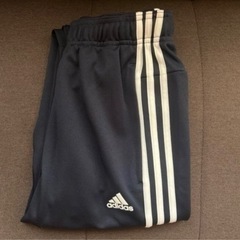adidasジャージ上下セットの画像
