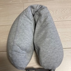 無印良品　フィットするネッククッション