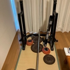 スクワット台とバーベル
