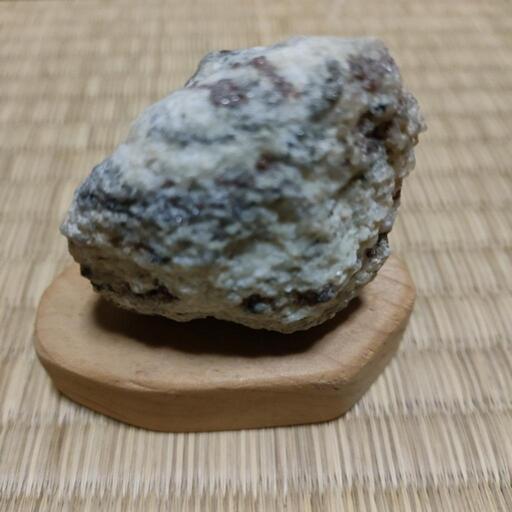 【超希少！】南極の石（小）手作りの台座付き