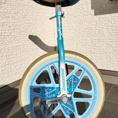 水色の一輪車です
