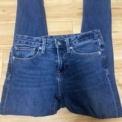 GU✨SNS人気✨定番スキニーデニム✨の画像