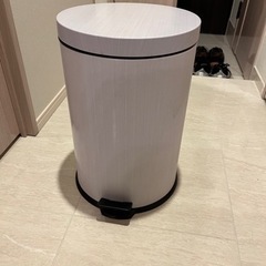 ゴミ箱　ダストボックス　無料で譲ります