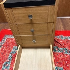 差し上げます　整理タンス　４段の画像