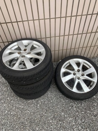 車のパーツ タイヤ、ホイール