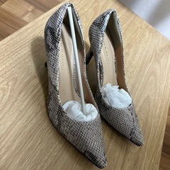 新品 ！パイソン柄　
パンプス
