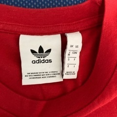 adidas  赤 Tシャツの画像