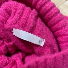 GU✨レア✨ショート丈ニット✨ショッキングピンク✨の画像
