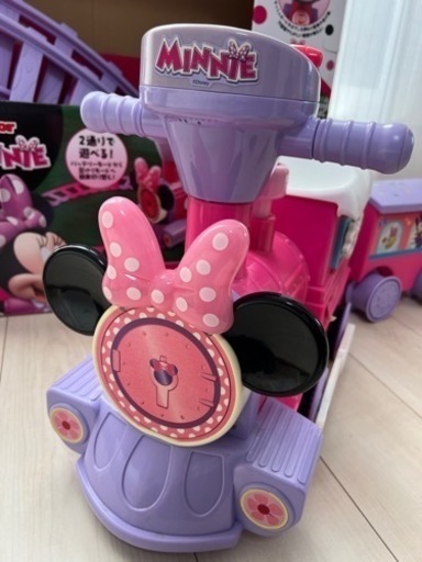 「ミニーマウス」足蹴り&バッテリー走行 ディズニーミニー足けりバッテリー走行機関車 (みー) 長岡天神の