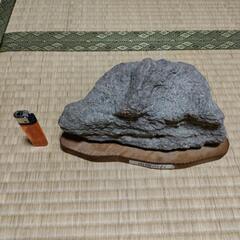 【２．４ｋｇ！希少！】南極の石（中）手作りの台座付きの画像