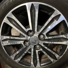車のパーツ タイヤ、ホイール