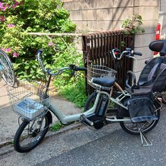 ｄ67🔴🟢🔵土日も🔴お子様と🌈土足のまま🟢いろいろなタイプの電動自転車のご試乗可能です。  🌕️🟢電動自転車・リサイクル専門店　🔵🔴　ご試乗をしてから、ご購入できます。  🔴🌀🔴２０インチ、チャイルドシート、２人乗り、３人乗り、１人乗り電動自転車  🔴🔵バカ良心的な電動自転車屋🔴１００日間・安心の無料点検・🌕️無料交換保証サービス付き  🟢後ろチャイルドシートを大きめのかごに変更のオプション無料です。  🔴バッテリーは新品の９０％以上の性能です。  🟣１回の充電で３の画像
