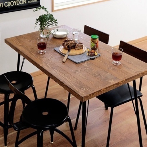 【5/18まで】ダイニングテーブル　天然木　パイン材　椅子なし