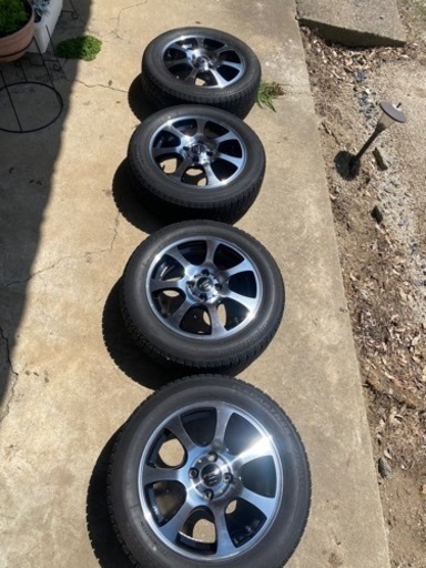 車のパーツ タイヤ、ホイール