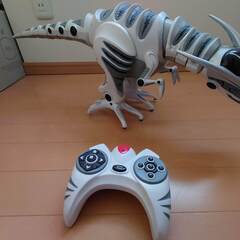 恐竜のラジコン