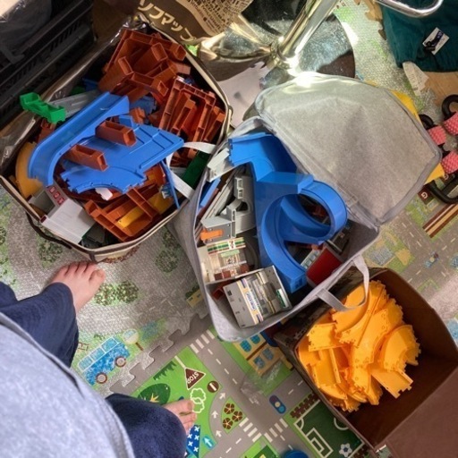 早いもの勝ち！大量のトミカタウン