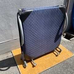 ★ シングル サイズ 折り畳みベッド