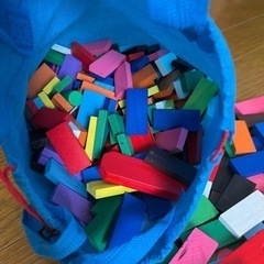 木のおもちゃ　ドミノ倒し　おもちゃの画像