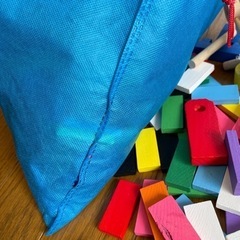 木のおもちゃ　ドミノ倒し　おもちゃの画像