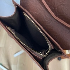 茶色ショルダーバッグ の画像