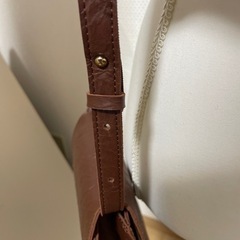 茶色ショルダーバッグ の画像