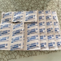 入れ歯洗浄剤、インナー手袋、便座シート
