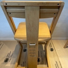 オカムラ　学習机のイスの画像