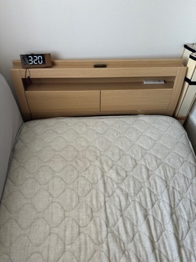 家具 ベッド　セミダブルベッド