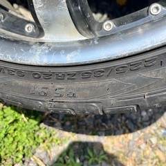 タイヤホイールの画像