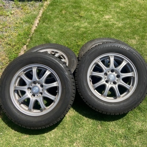 車のパーツ タイヤ、ホイール