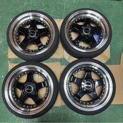 車のパーツ タイヤ、ホイール