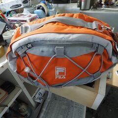 ウエストポーチ、美品、オレンジ、かわいいバッグ