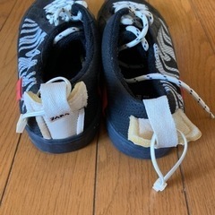 ZARA キッズスニーカー　サイズ37の画像
