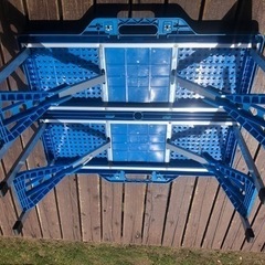 折りたたみ式キャンプテーブルの画像