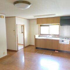 ☆東かがわ市松原で出ました。　6LDKの戸建借家（パナホーム軽量鉄骨造） - 不動産