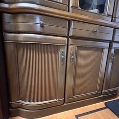 最終値下げ！上質な食器棚　の画像